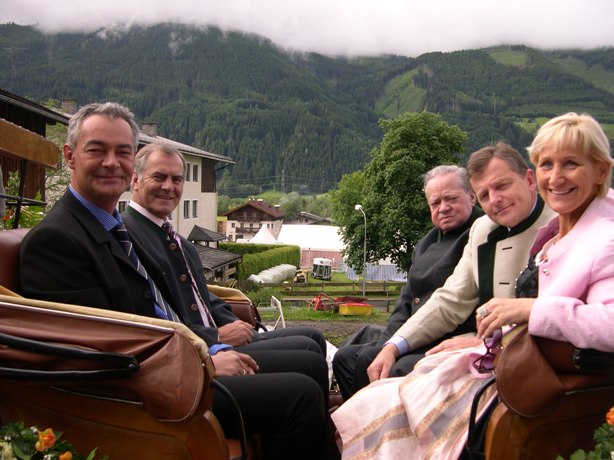 Dr. Gratz Bernd, Bezirkshauptmannstellvertreter, Bundesrat und BGM Franz Wenger, Ehrenmitglied und jahrzehnterlanger Kapellmeister Ferdinand Pletzer, Landtagspräsident Dr. Hans Scharfetter, LAbg. BGM Sonja Ottenbacher